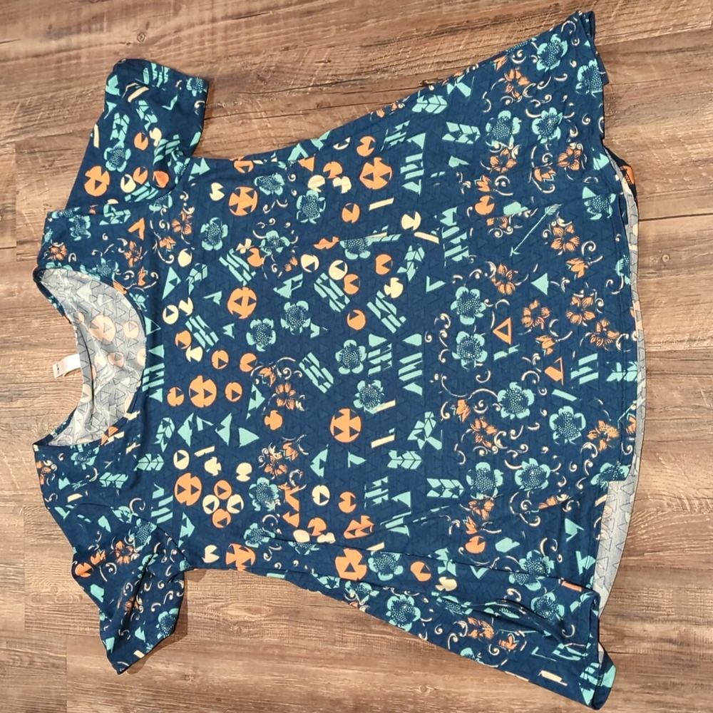 LuLaRoe blue floral size small perfect t